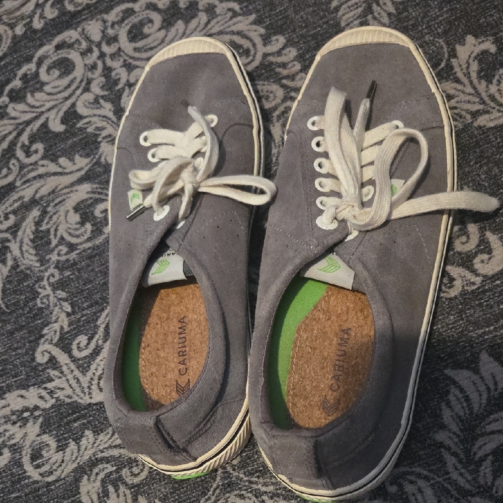 Cariuma Gray Canvas Sneakers